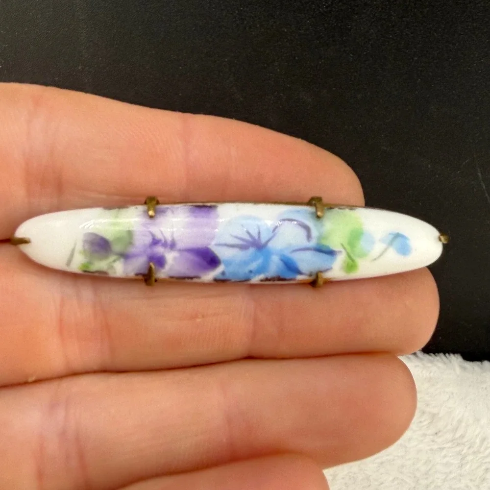 Vintage Victorian Hand Painted Porcelain Bar Brooch Gold Tone White Purple Blue